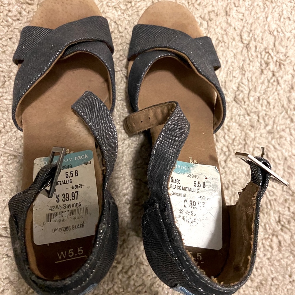 Toms wedge sandals sz 5.5